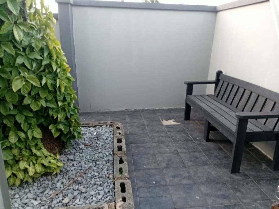 To Let 1 Bedroom Property for Rent in Gonubie North Eastern Cape